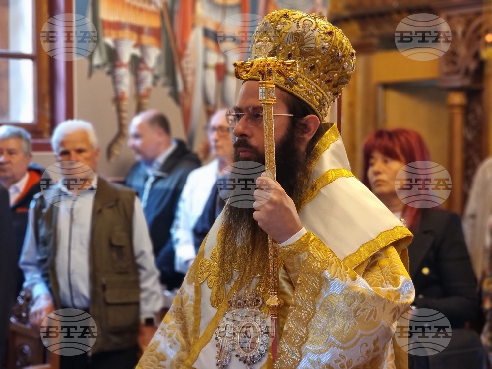Сливенският митрополит Арсений: Онези, които са против вероучението, искат децата ни да бъдат консуматори, а не личности