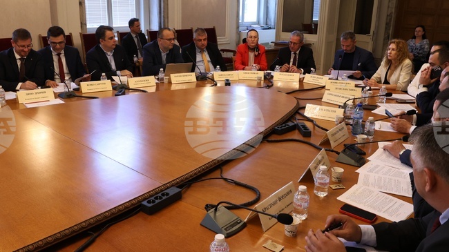 Парламентарната комисия по бюджет и финанси ще разгледа т.нар. удължителен бюджет за 2026 г., внесен от правителството в оставка 