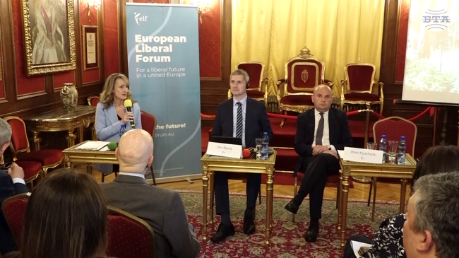 Европейският съюз е гаранция за нашата стабилност, каза румънският евродепутат Дан Барна