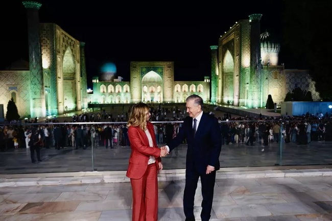 АНСА: Италия и Узбекистан подписаха инвестиционни споразумения за над 3 млрд. евро