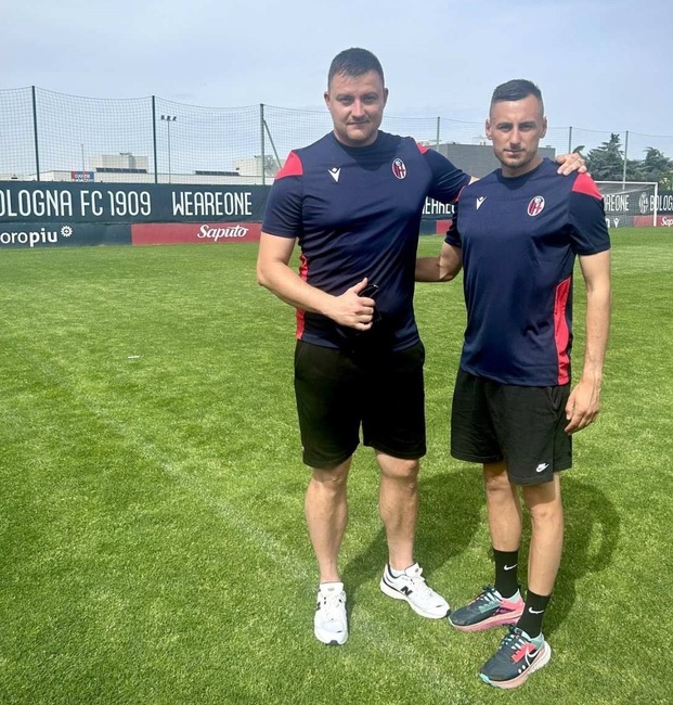 Двама треньори от детско-юношеската школа на футболния Хебър провеждат специализация в Болоня