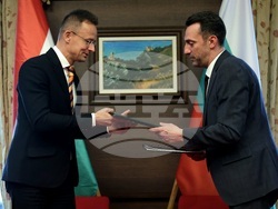 Българо-унгарската междуправителствена комисия за икономическо сътрудничество - протокол - подписване