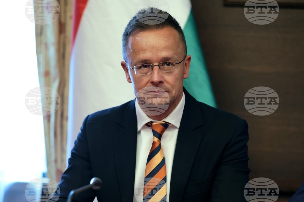Унгария е готова да сътрудничи с новото румънско правителство, заяви унгарският външен министър Петер Сиярто