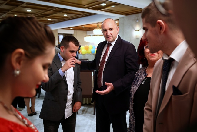 Администрацията на президента започва прием на документи за стипендия от инициативата „Подкрепи една мечта“