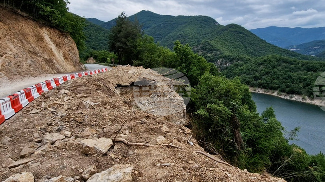 Възстановено е движението на товарни автомобили по пътя Девин - Михалково - Кричим