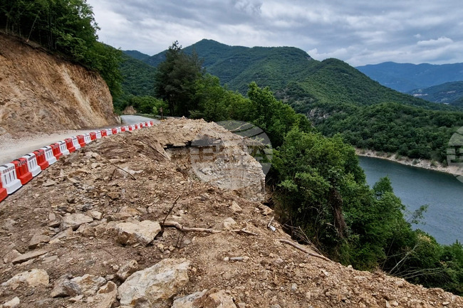 Движението по пътя Михалково – Кричим е ограничено заради укрепване на участък