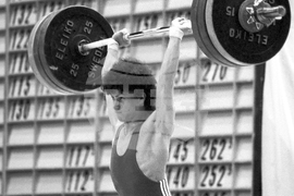 Николай Пешалов - състезател по вдигане на тежести и треньор