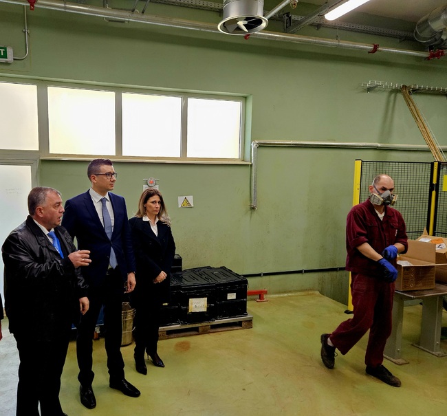 Основните заплати във ВМЗ - Сопот се увеличават с 8 процента от 1 юли, съобщиха от Министерството на икономиката и индустрията