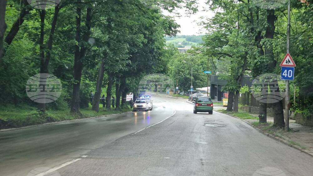 При отказ от подчинение на полицията мъж е прострелян днес в Габрово, настанен е в болница
