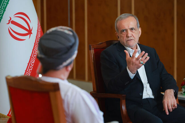 ИРНА: Ядрените оръжия нямат място в иранската доктрина, заяви президентът Пезешкиан