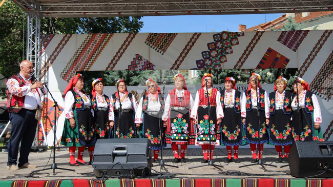 Община Елхово обяви прием на заявки за фолклорния фестивал „Тунджа пее и танцува“