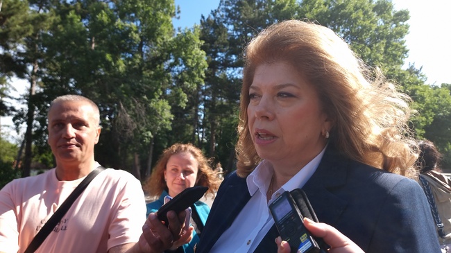 VP Opens International Children's Ethno Festival in Southern Bulgaria