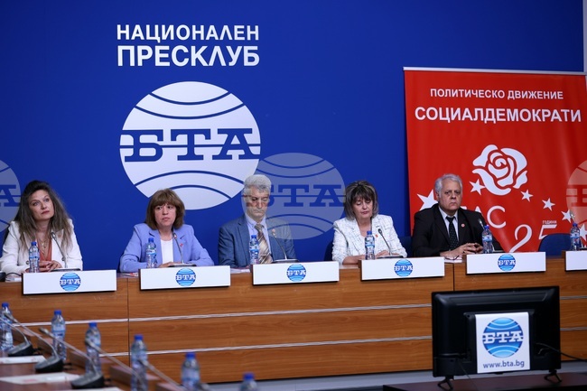 Фокусът ни е върху мерки за гъвкавост за работещите родители, каза зам.-министърът на труда и социалната политика Гергана Великова 