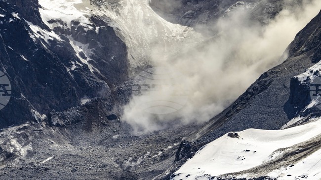 Един загинал и двама ранени в лавина в Северна Италия