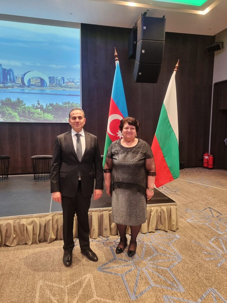 Главният редактор на българско списание Мария Гусейнова участва в официален прием в Посолството на Азербайджан в София