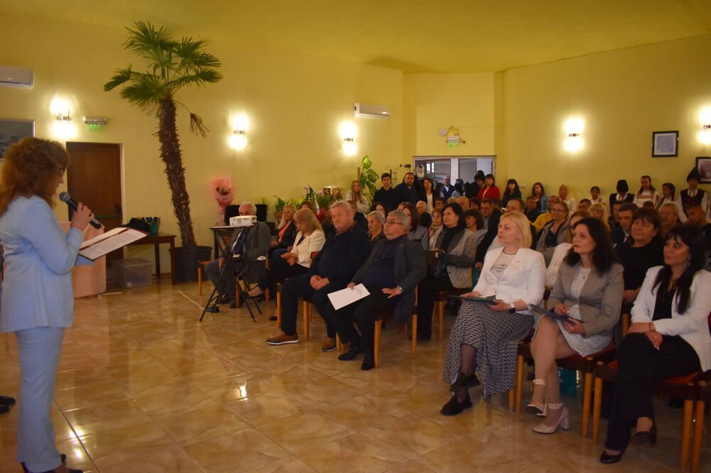 Професионалната гимназия по селско стопанство и хранително-вкусови технологии „Ангел Кънчев“ в Разград отбеляза 85 години от създаването си 