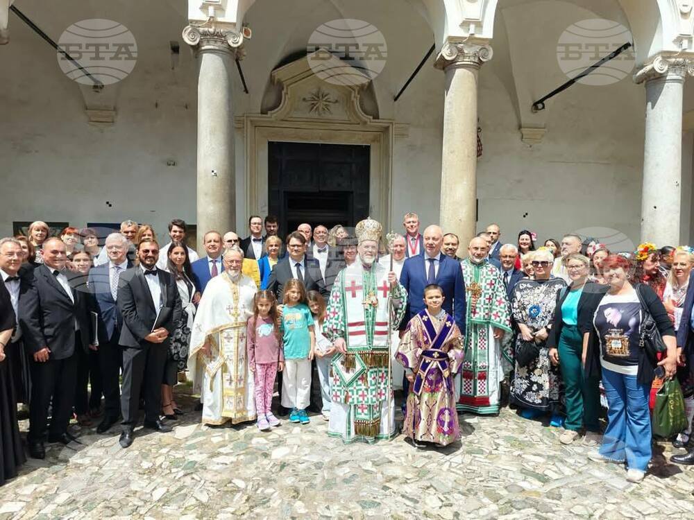 Божествена архиерейска литургия бе отслужена в базиликата „Сан Клементе“ в Рим по повод 24 май
