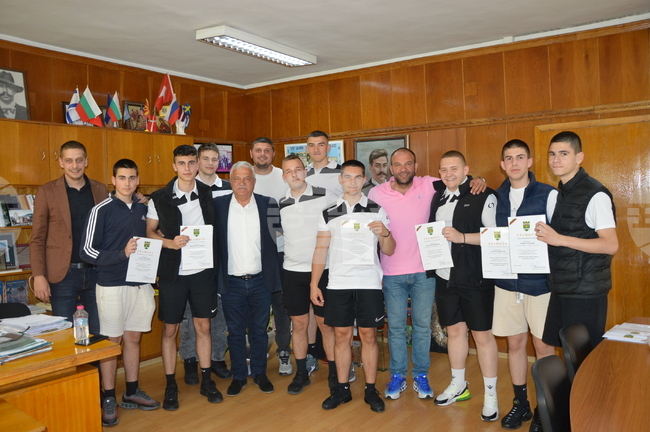 Хандбалът е спорт с големи традиции в нашия град, каза кметът на Гоце Делчев Владимир Москов на среща с отбора на „Пирин“