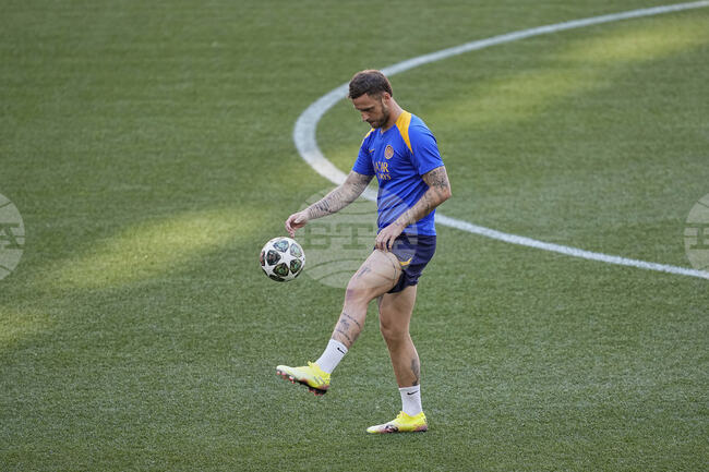 Марко Арнаутович бе представен официално като нов футболист на Цървена звезда