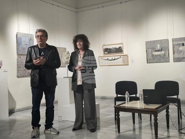 Художествената галерия в Добрич бе домакин на среща с проф. Вержиния Маркарова на тема “Хартията в текстилното изкуство”