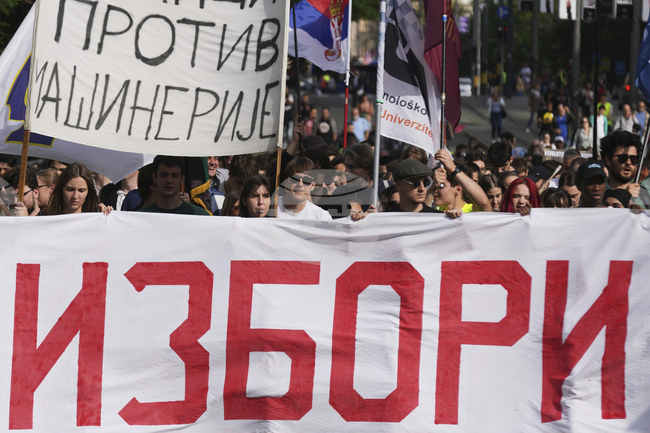 Студент е задържан за 48 часа по подозрение за подкопаване на конституционния ред в Сърбия