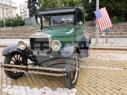 Ретро автомобили - парад