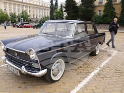 Ретро автомобили - парад