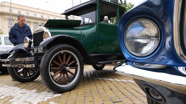 Sofia Hosts Vintage Cars Exhibition on Saturday