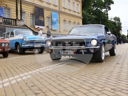 Ретро автомобили - парад