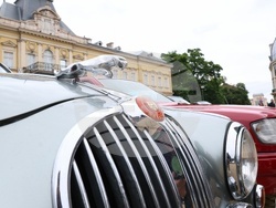 Ретро автомобили - парад