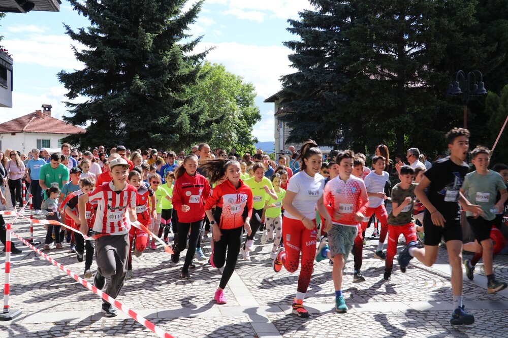 Община Банско: Банско бяга с кауза: Благотворителeн крос Rotarun 2025