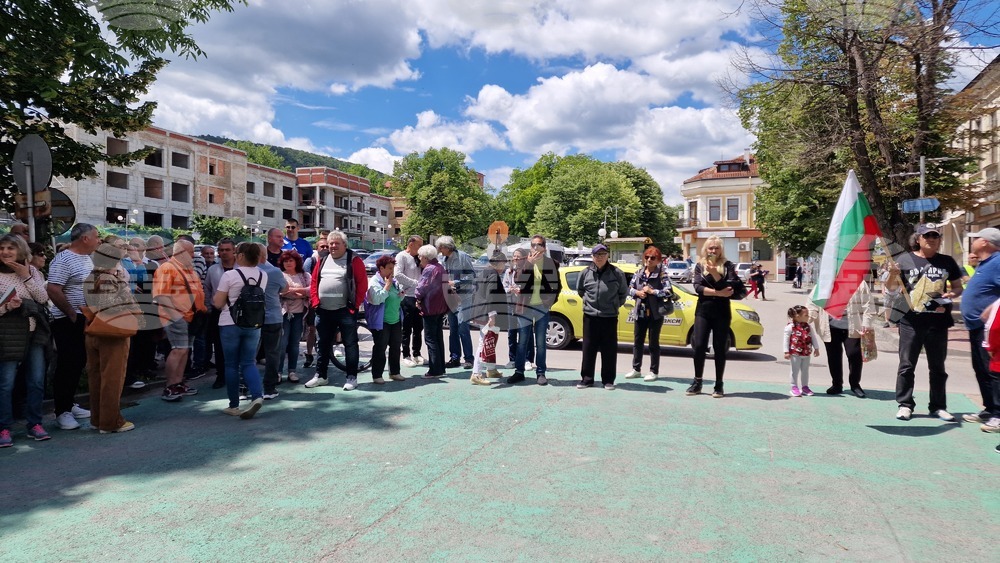 Шумен - протест - запазване на лева