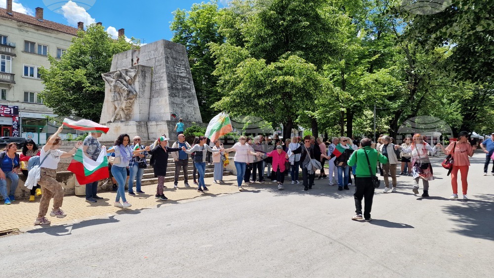 Шумен - протест - запазване на лева
