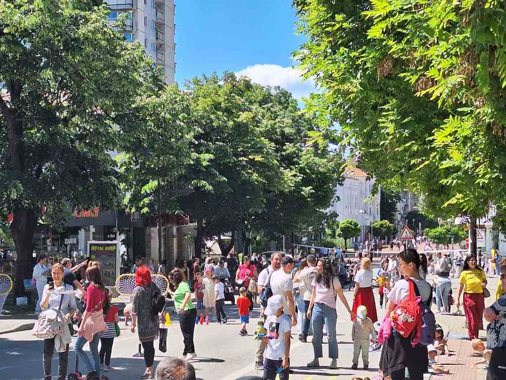 Двудневен детски празник изпълни централната част на Варна