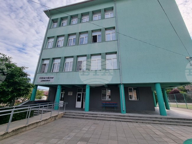 Средно училище „Христо Ботев“ в Никопол празнува 175-aта си годишнина