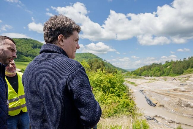 Президентът на Румъния Никушор Дан посети наводнената солна мина Прайд