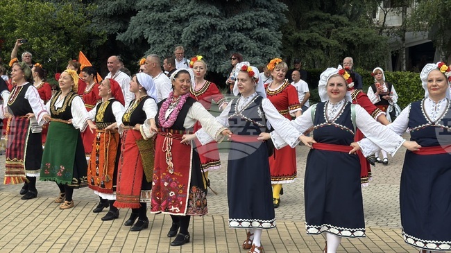 Националното надиграване „Тъпан бие, хоро се вие“ в Казанлък тази година ще се проведе на 30 май