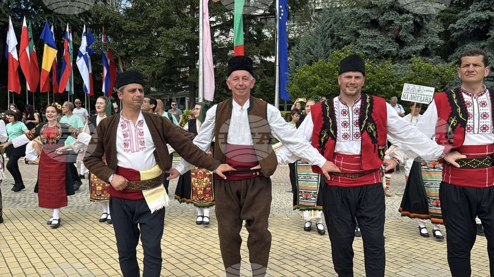 Казанлък - Национално надиграване „Тъпан бие, хоро се вие“