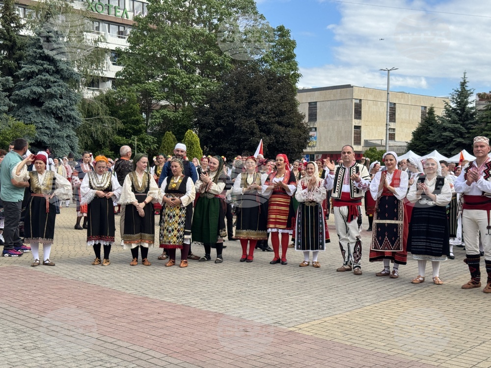 Казанлък - Национално надиграване „Тъпан бие, хоро се вие“