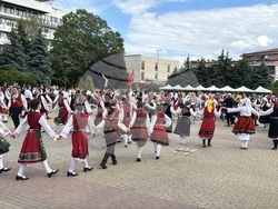 Казанлък - Национално надиграване „Тъпан бие, хоро се вие“
