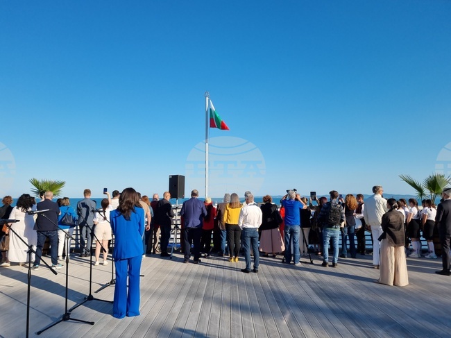 "Син флаг" беше официално издигнат на рибарското пристанище в Поморие