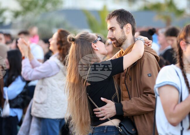 Летният туристически сезон през тази година в Поморие показва промяна в профила на туристите