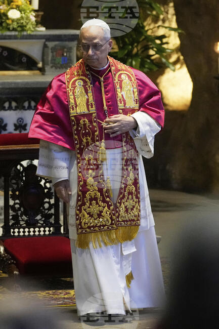 На празник във Ватиканските градини папа Лъв XIV носи омофора, който му бе подарен от премиера Росен Желязков