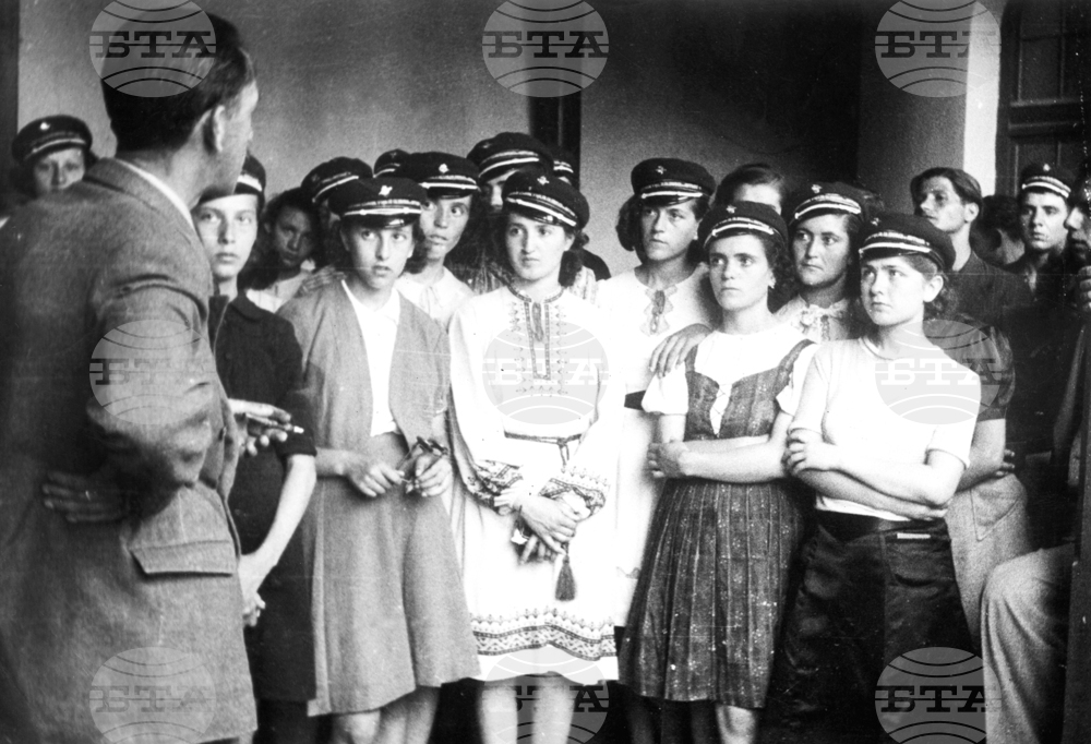 Проф. Асен Василиев - художник и изкуствовед