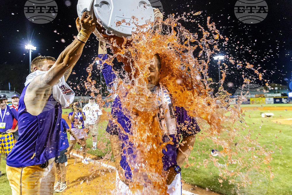Unbeaten College Team Baseball