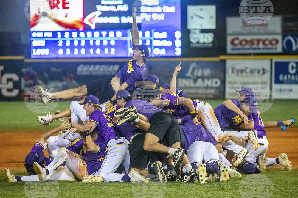 Unbeaten College Team Baseball