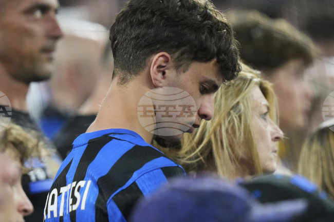 Един-единствен фен чакаше отбора на Интер (Милано) на летището след загулата във финала на Шампионската лига