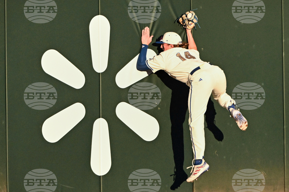 APTOPIX NCAA Creighton Kansas Baseball