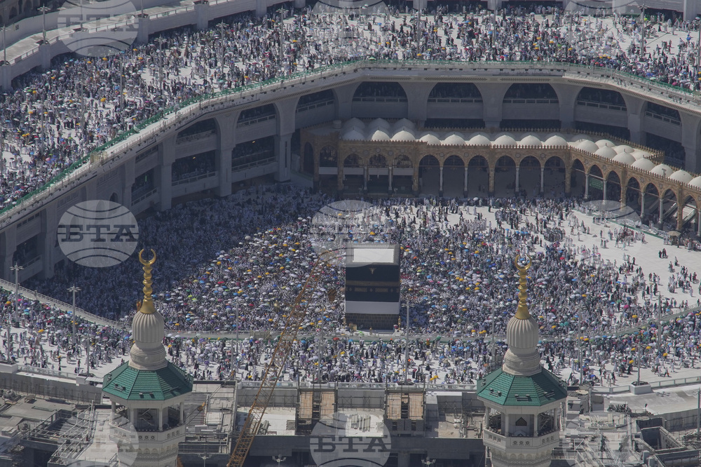 СПА: Общинските власти в Мека подеха инициатива за екологичен хадж - ще обучават поклонниците да сортират отпадъците си