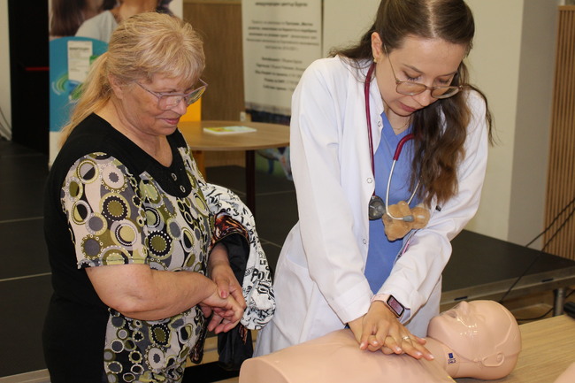 Съюз на парамедиците в България: Педиатри и парамедици показаха как се оказва първа помощ на деца